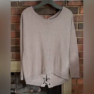 Super cute crossed strap back & high low sweater Size M/L ( armpit 20”)